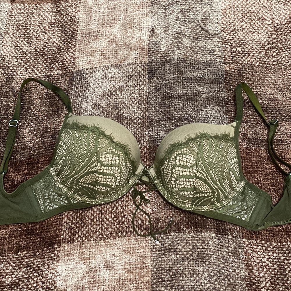 Victoria’s Secret Very Sexy Push Up, 32C